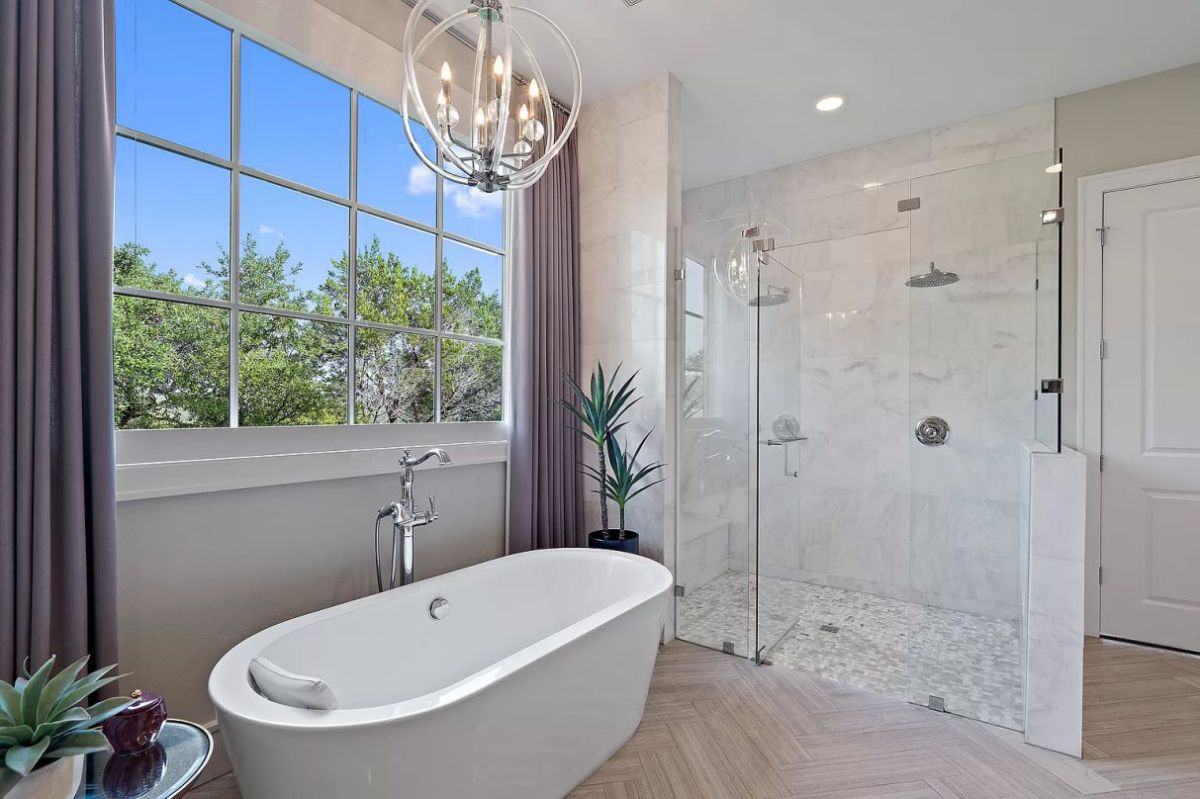 Gorgeous-Austin-Home-for-Sale-at-5-Million-in-Spanish-Oaks-Community-2