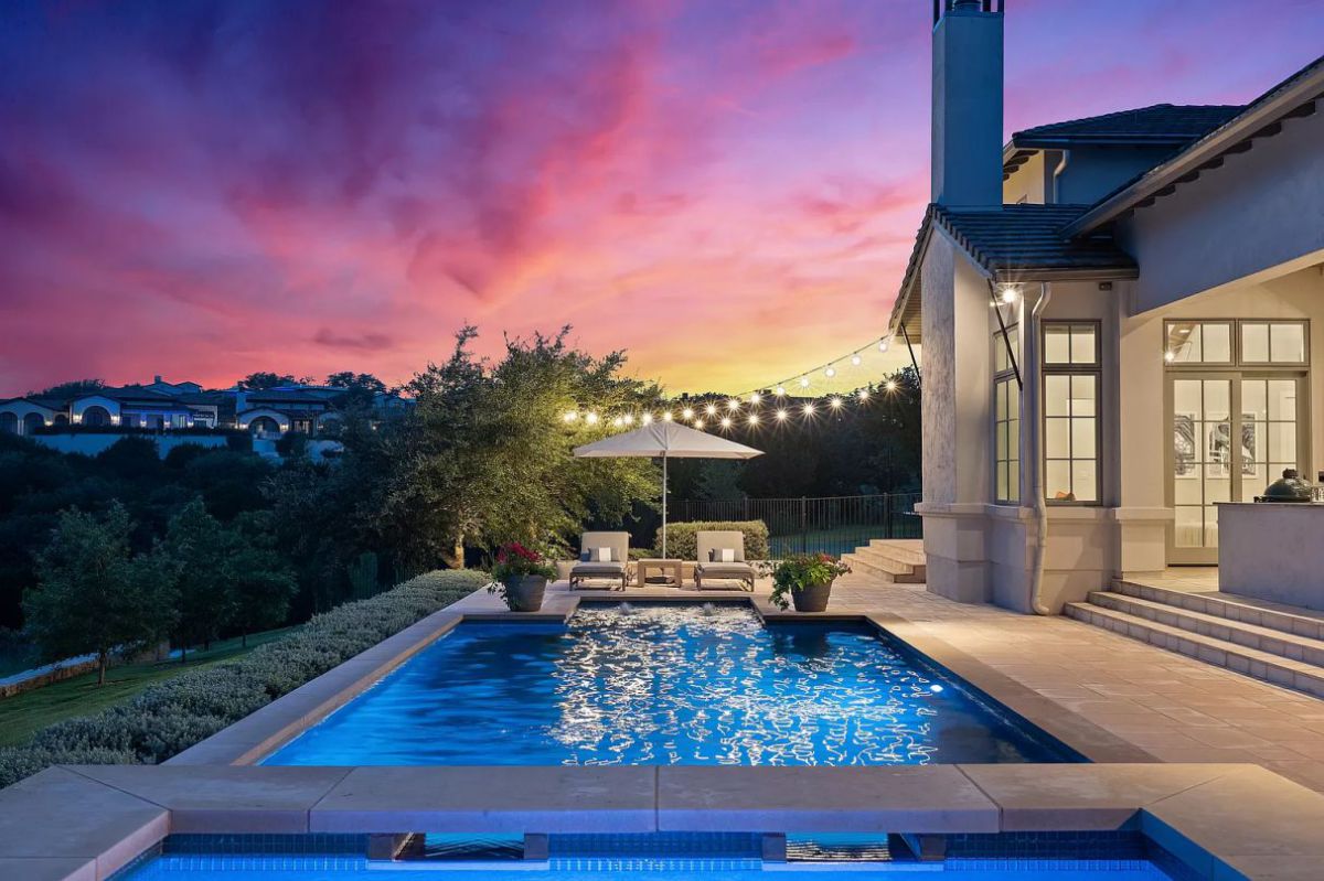 Gorgeous-Austin-Home-for-Sale-at-5-Million-in-Spanish-Oaks-Community-3