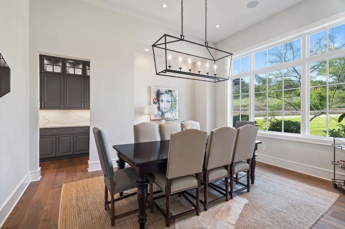 Gorgeous-Austin-Home-for-Sale-at-5-Million-in-Spanish-Oaks-Community-9