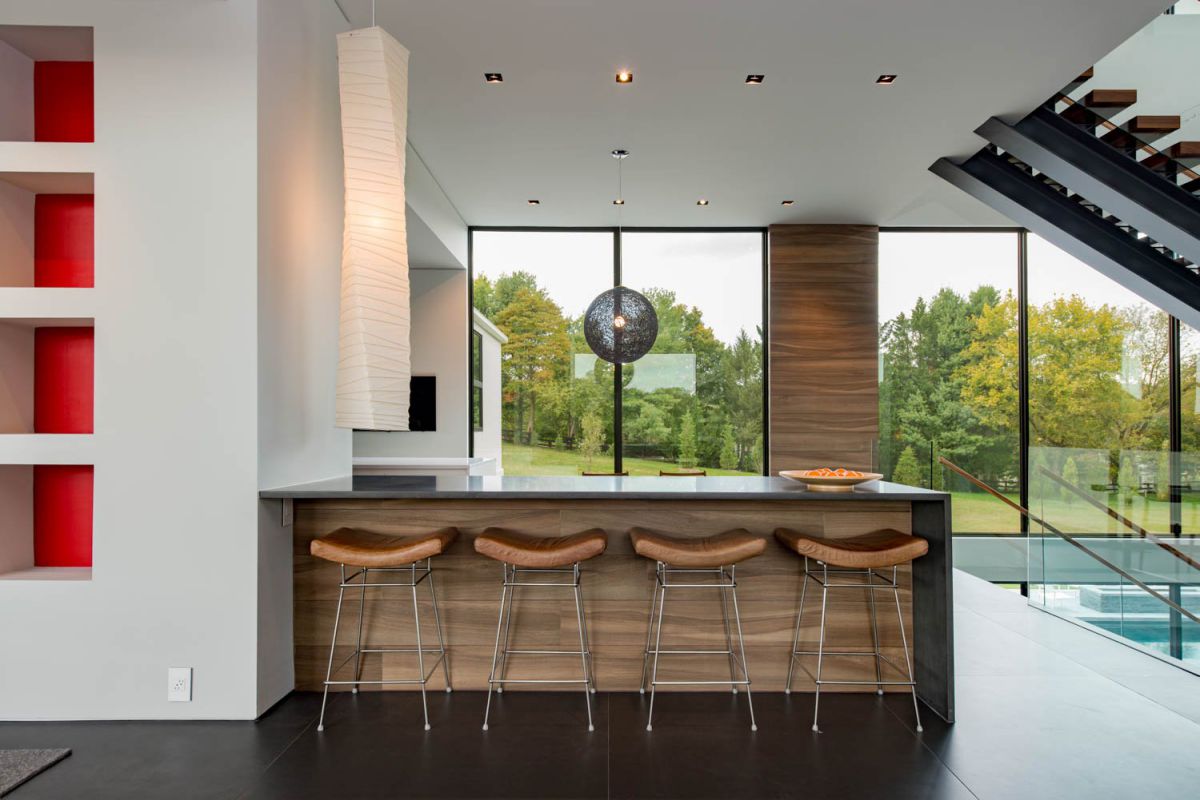 Great-Falls-Modern-Home-in-Virginia-by-Whipple-Russell-Architects-26