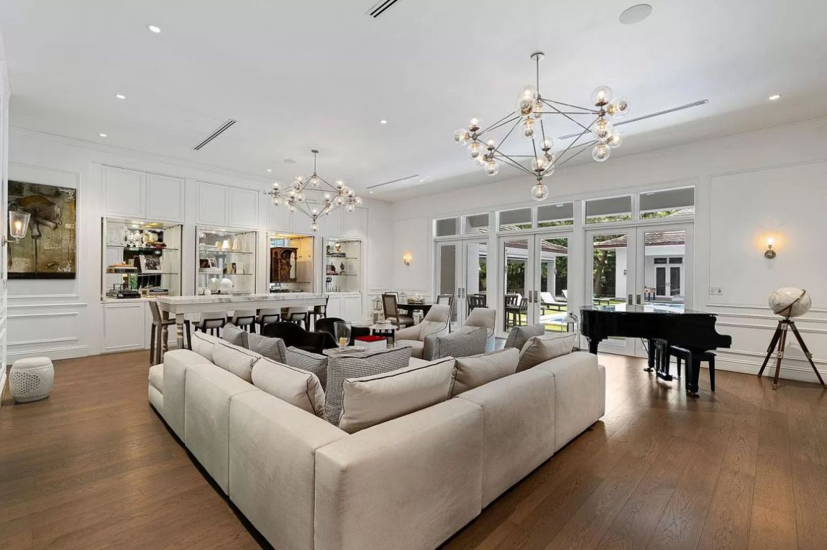 Impeccable-New-Construction-Miami-House-28