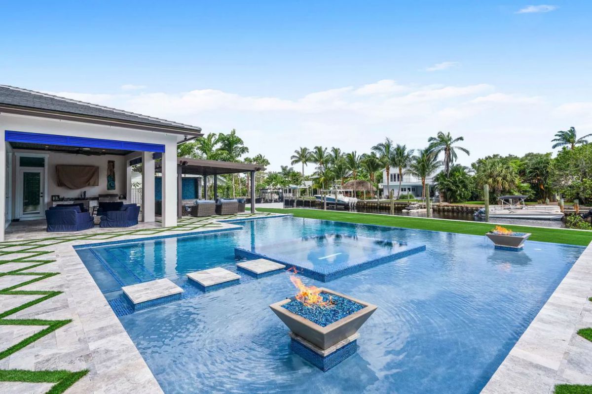 Jupiter-Waterfront-Property-with-Direct-Ocean-Access-28