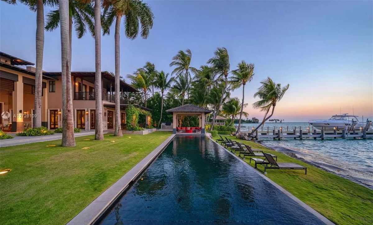 Key-Biscayne-Home-for-Sale-at-16.5-Million-offers-Miami-Luxury-Living-11