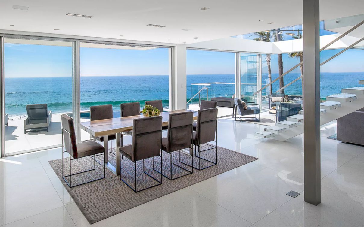 Laguna-Beach-House-in-California-by-Morris-Skenderian-Associates-25