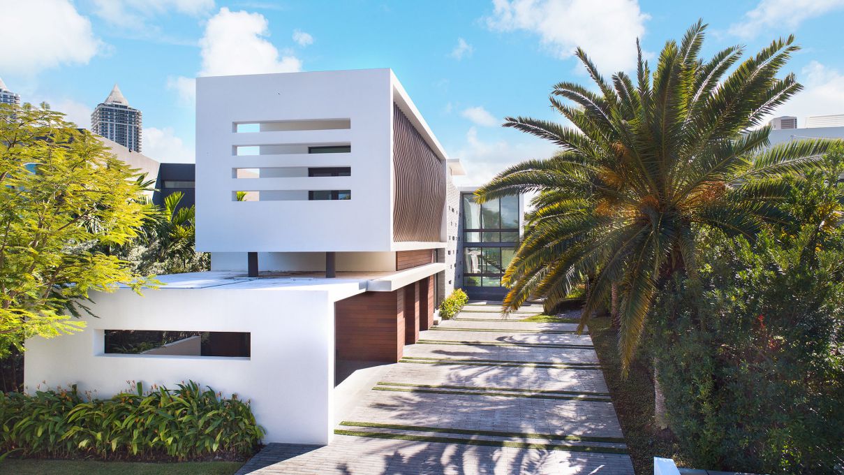 Lakeview-Court-Modern-Home-in-Miami-Beach-by-Borges-Architects-1