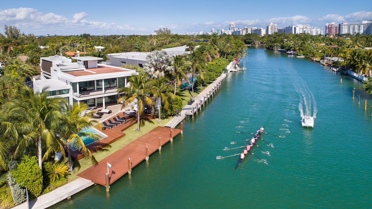 Lakeview-Court-Modern-Home-in-Miami-Beach-by-Borges-Architects-3