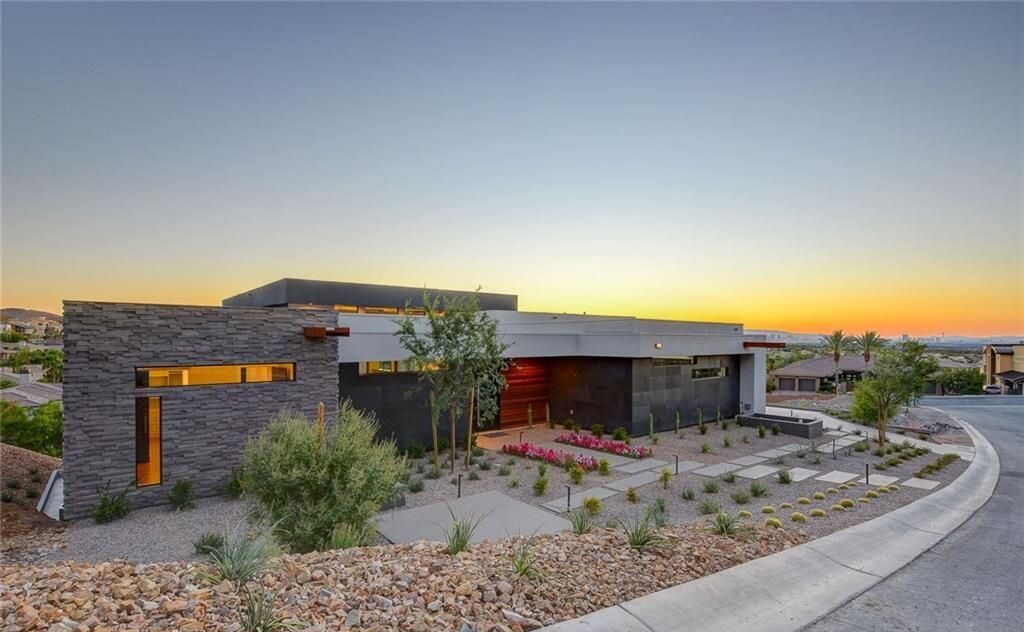 Las Vegas Luxury Home with Inspirational Views for Sale