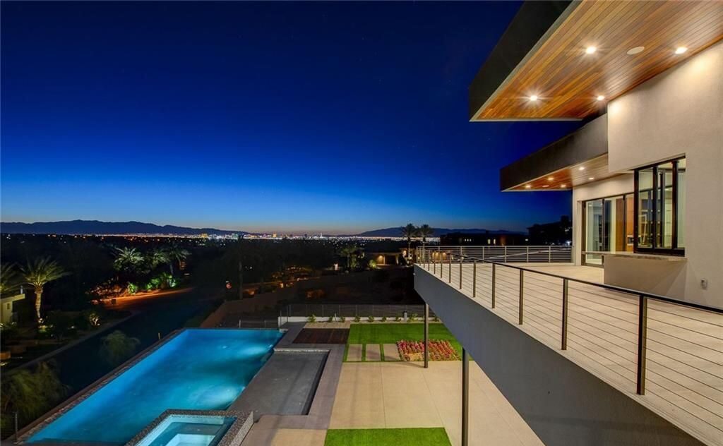 Las Vegas Luxury Home with Inspirational Views for Sale