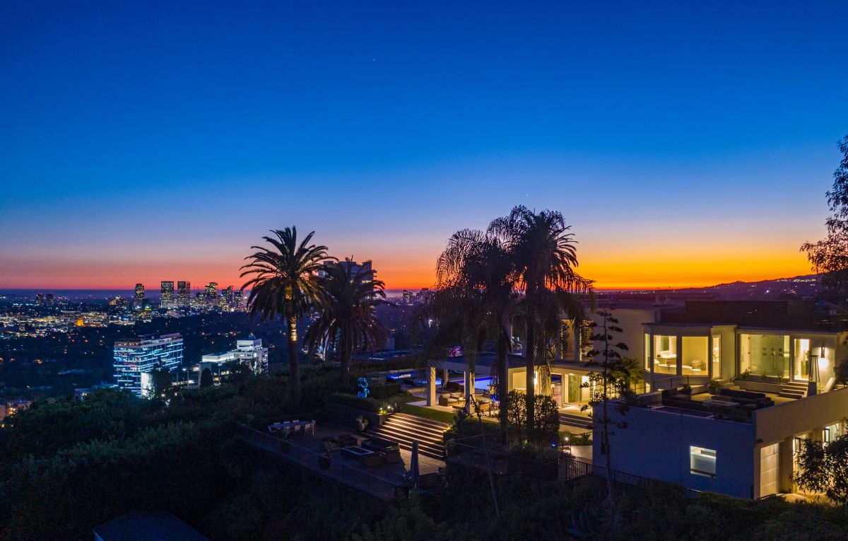 Los-Angeles-Mansion-on-Mockingbird-Place-for-Sale-at-48-Million-13_compressed