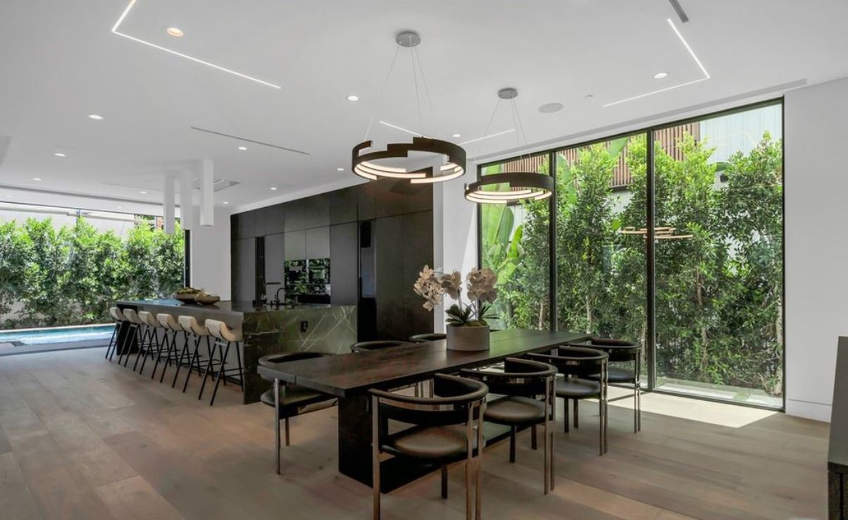 Magnificent-New-Construction-Home-in-Los-Angeles-asks-for-4.3-Million-10