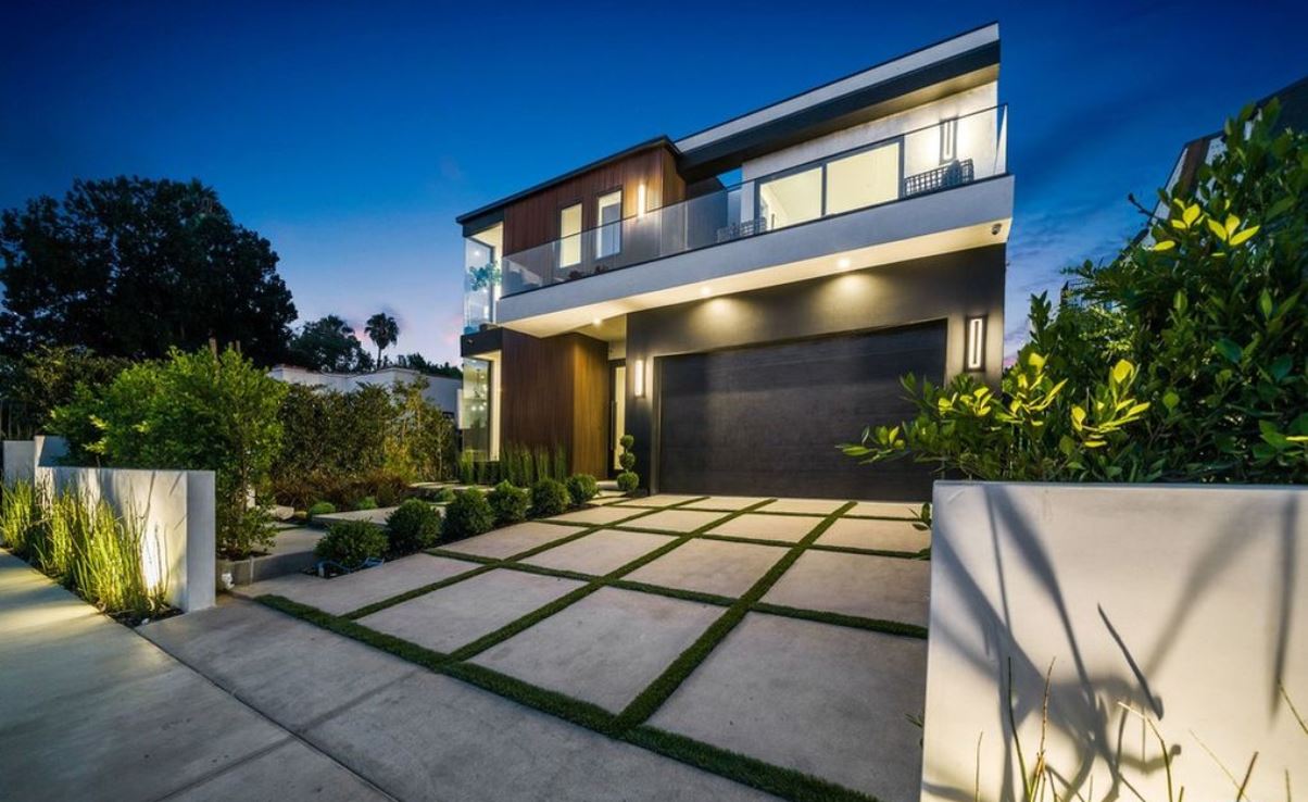 Magnificent-New-Construction-Home-in-Los-Angeles-asks-for-4.3-Million-17