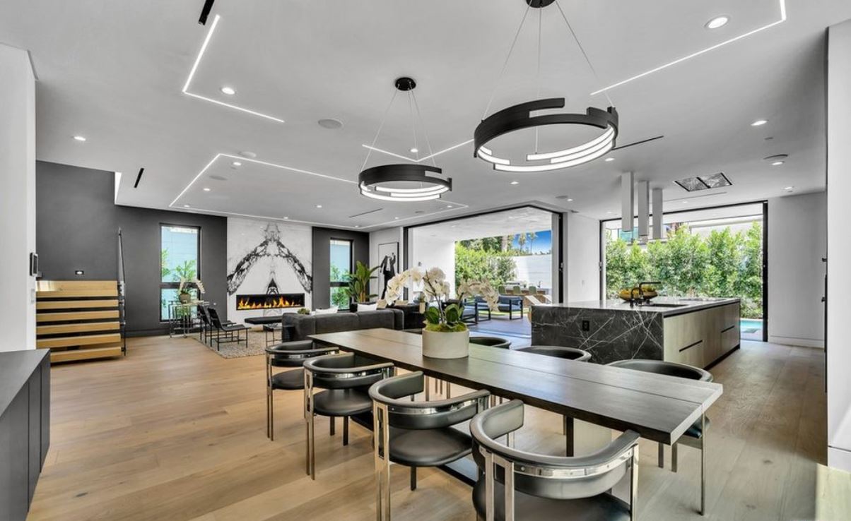 Magnificent-New-Construction-Home-in-Los-Angeles-asks-for-4.3-Million-2