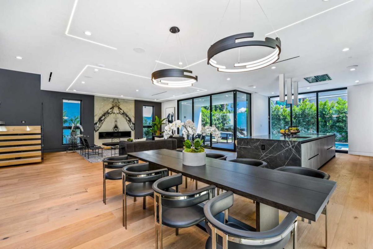 Magnificent-New-Construction-Home-in-Los-Angeles-asks-for-4.3-Million-20