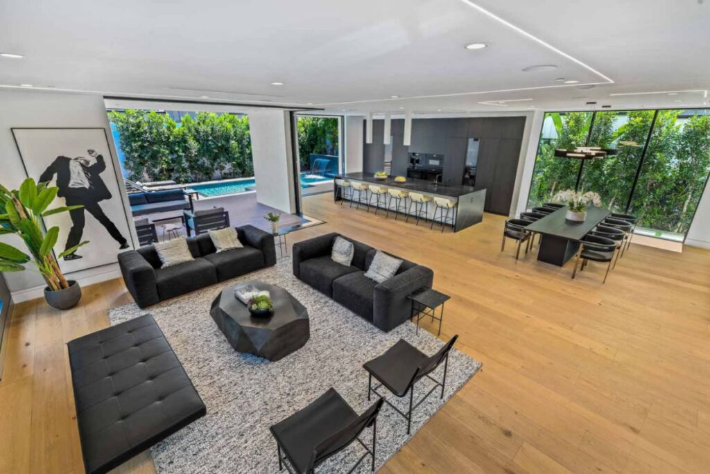 Magnificent New Construction Home in Los Angeles asks for $4.3 Million