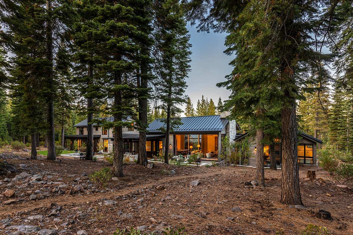 Martis-Camp-Mountain-Home-14-by-Walton-Architecture-Engineering-1