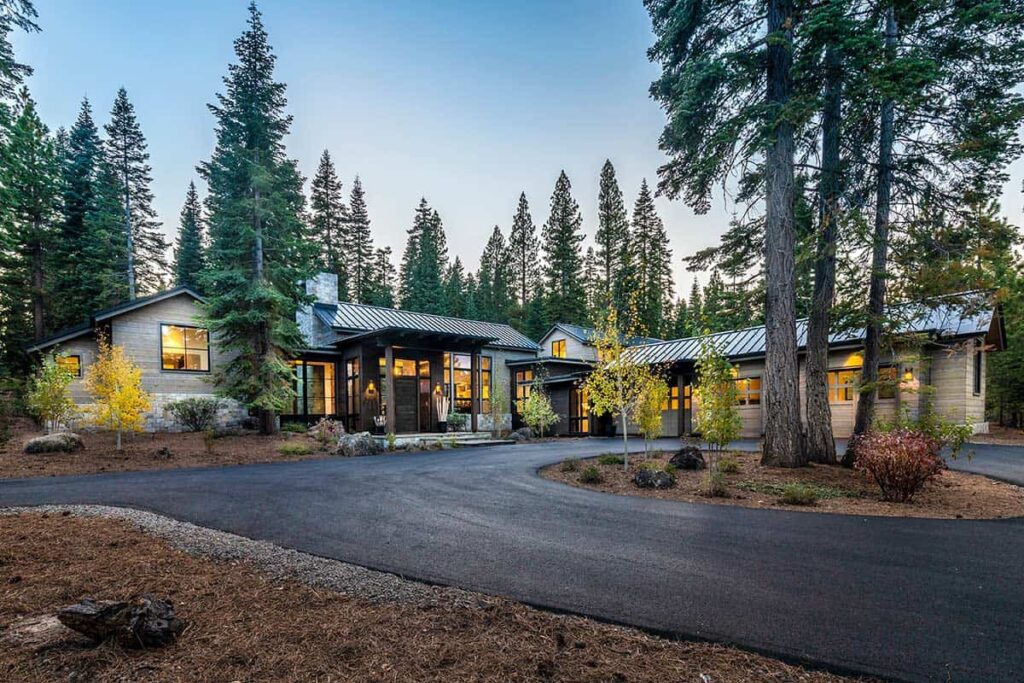 Martis Camp Mountain Home 14 by Walton Architecture + Engineering