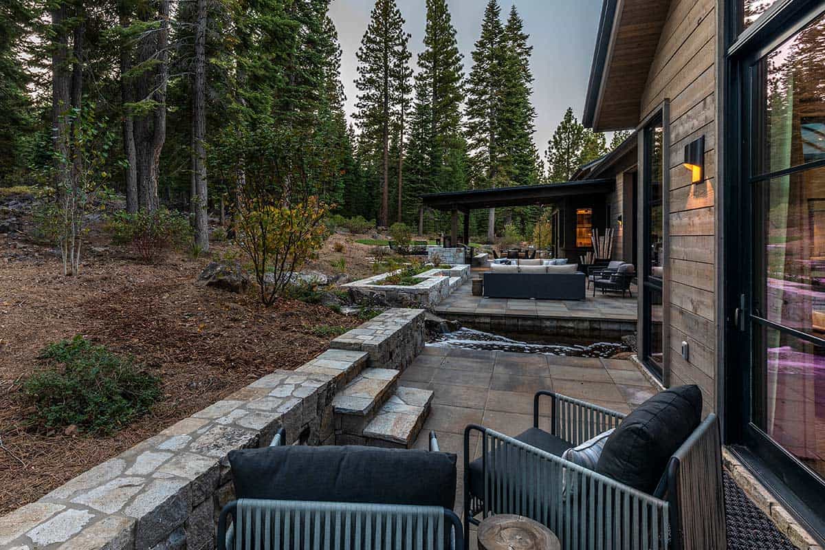 Martis-Camp-Mountain-Home-14-by-Walton-Architecture-Engineering-26