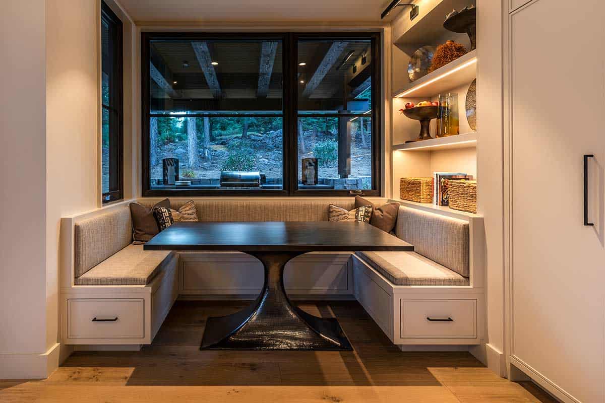 Excellent design and smart use of space. Definitely not the typical living room setup, this cozier pit couch is modern and chic. The intriguing setup is a terrific blend of modern industrial and calming emotions, highlighting the contemporary wood floors and steel ceiling.