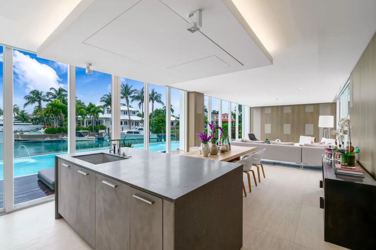 Mashta-Waterfront-Mansion-in-Key-Biscayne-for-Sale-16