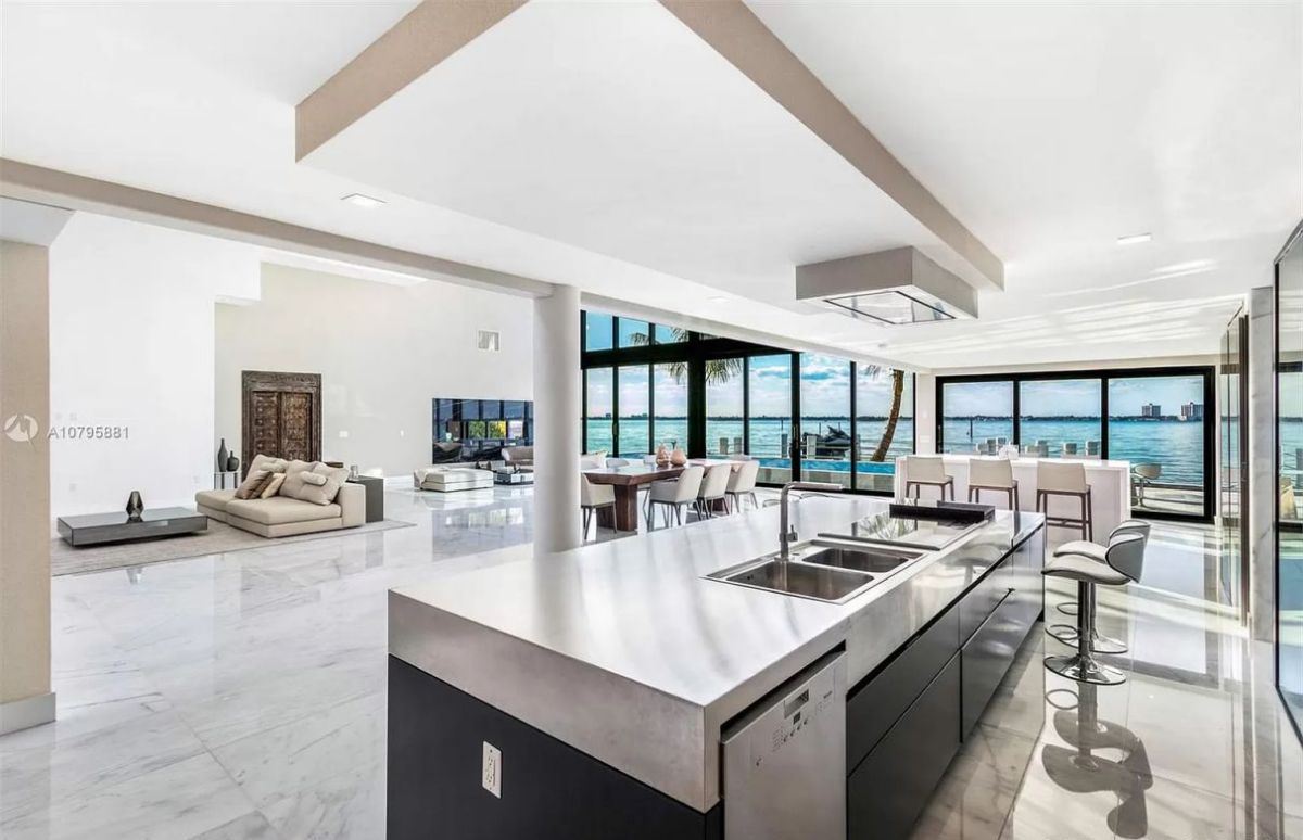 Miami-Beach-Florida-Brand-New-Home-on-Market-27