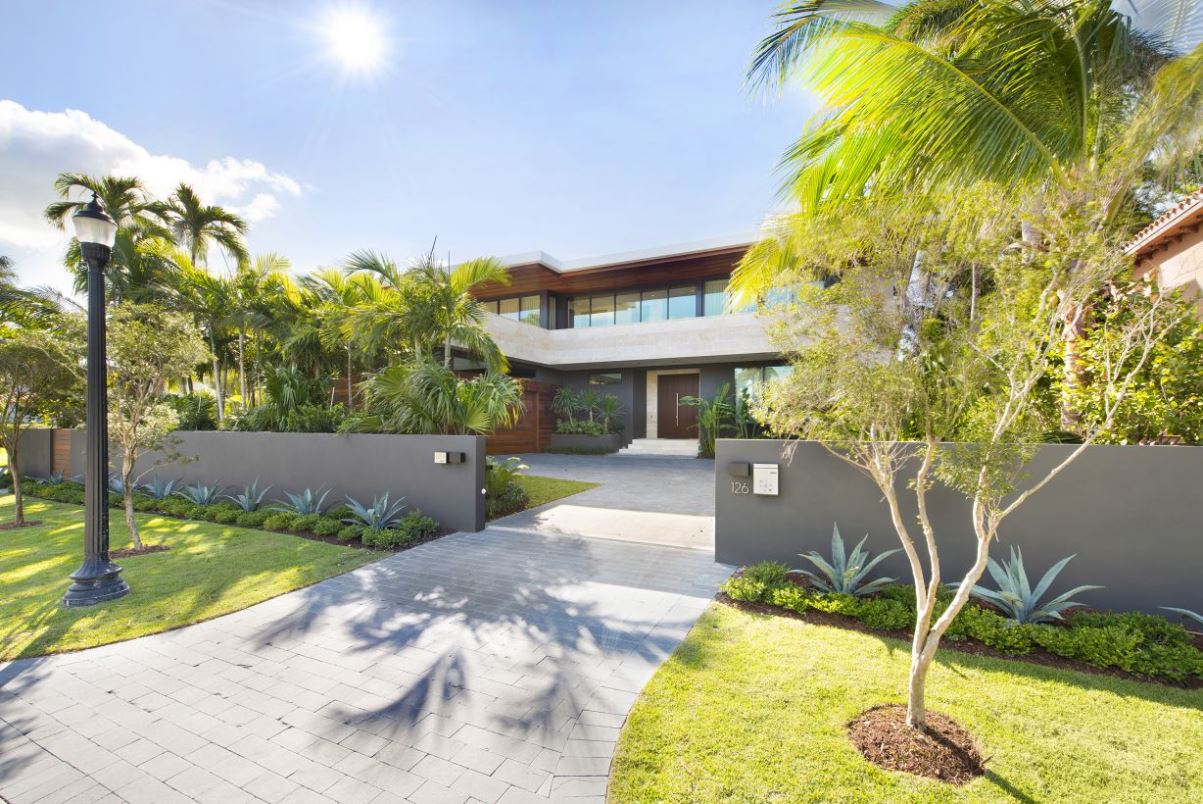 Miami-Beach-Modern-Waterfront-Home-by-In-Site-Design-Group-LLC-13