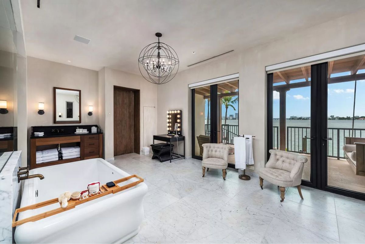 Miami-Beach-Resort-Style-Home-for-Sale-28