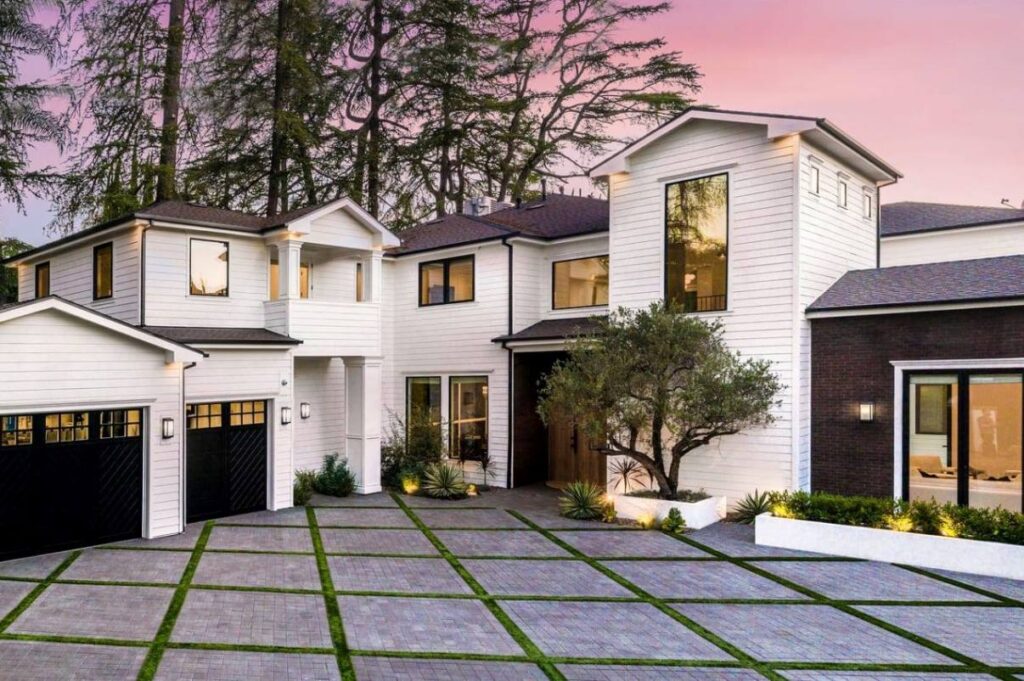 $8.5 Million Modern Farmhouse in Encino Provides the Ultimate Luxury