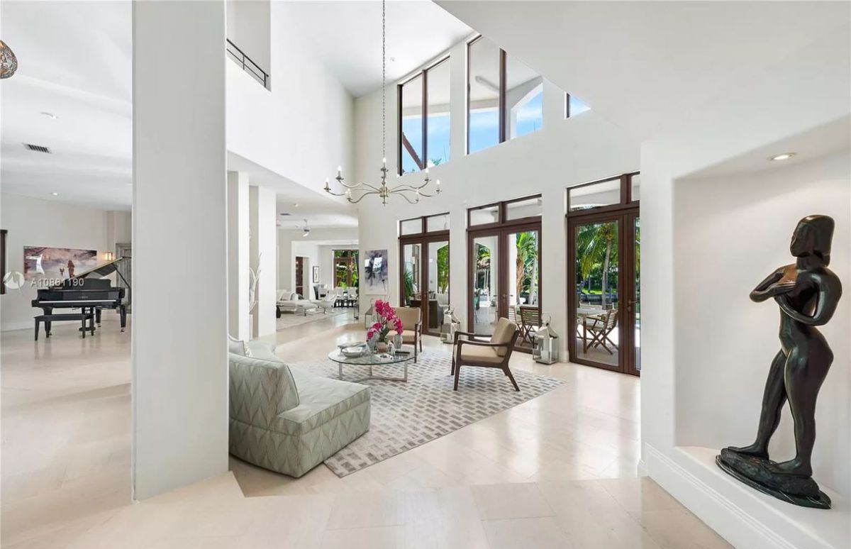 Modern-Mediterranean-Key-Biscayne-House-for-Sale-20