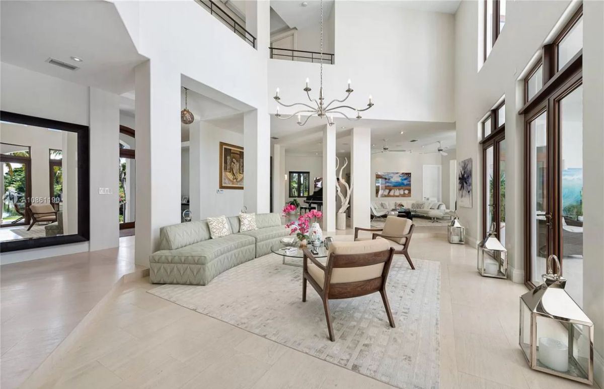 Modern-Mediterranean-Key-Biscayne-House-for-Sale-27