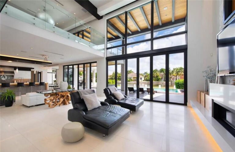 New Built Waterfront Home in Florida for Sale at $4.45 Million