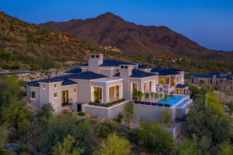 Luxurious New Construction Scottsdale House with Breathtaking Views in Silverleaf Upper Canyon Neighborhood