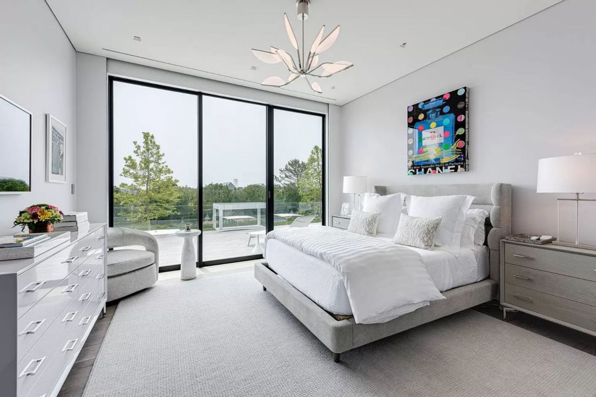 Newly-Built-Sandpiper-Modern-Estate-in-Riverhead-for-Sale-16