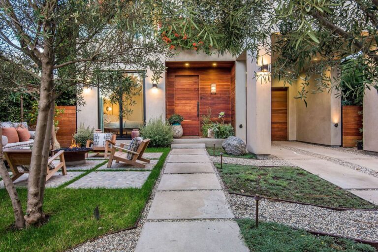 Refined Architectural West Hollywood House for Rent 20,000 per Month