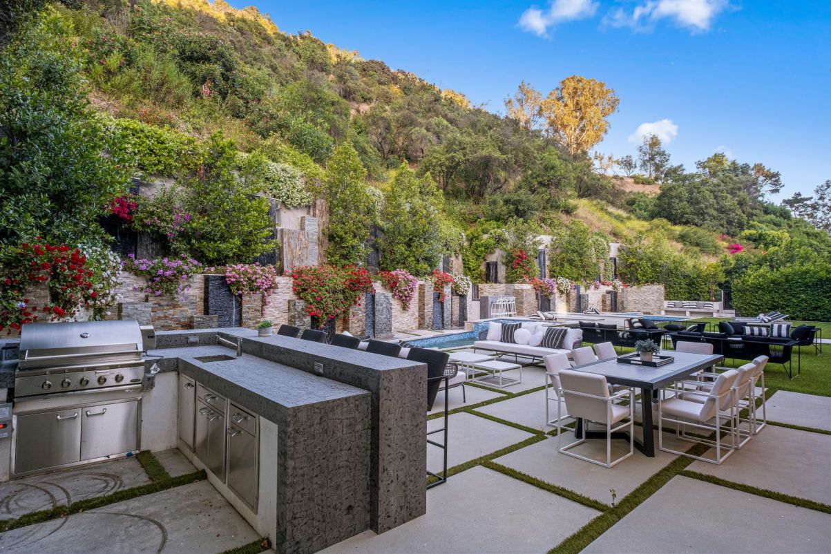 Roscomare-Traditional-Estate-in-Los-Angeles-for-Sale-6