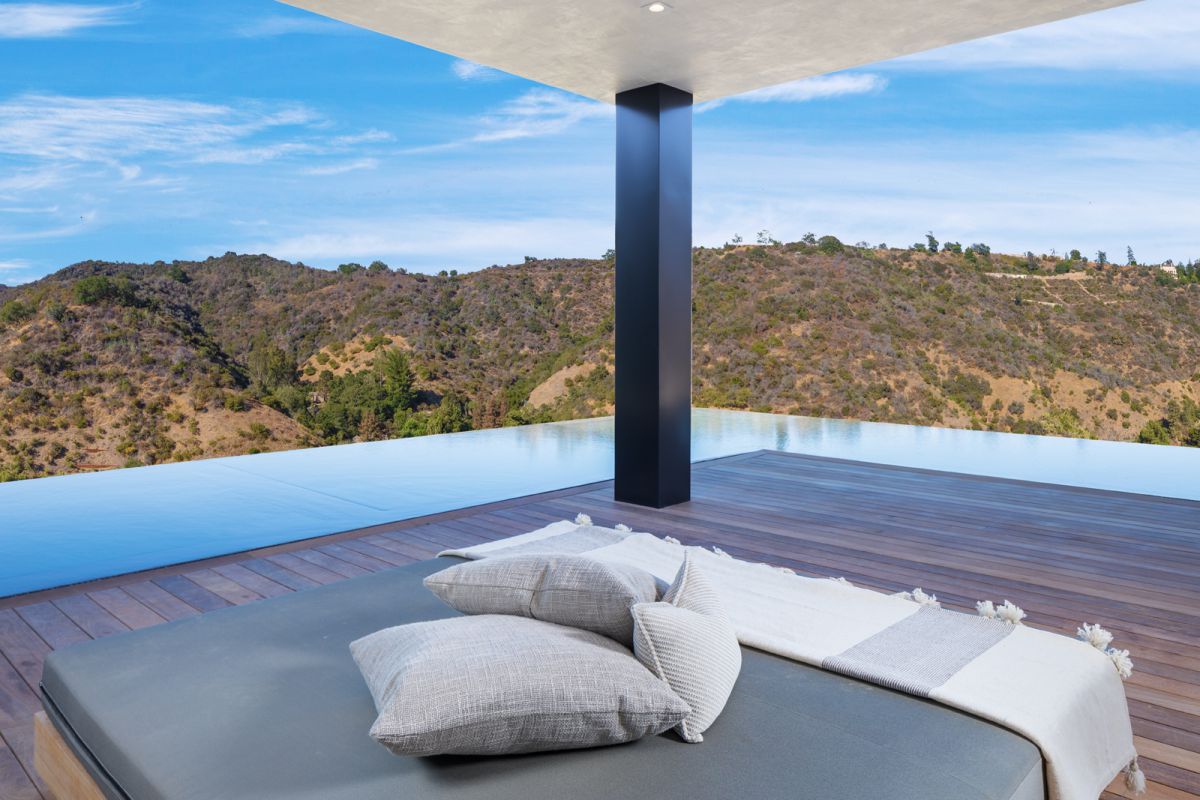 Sandall-Infinity-House-in-Los-Angeles-designed-by-Jae-Omar-Design-10