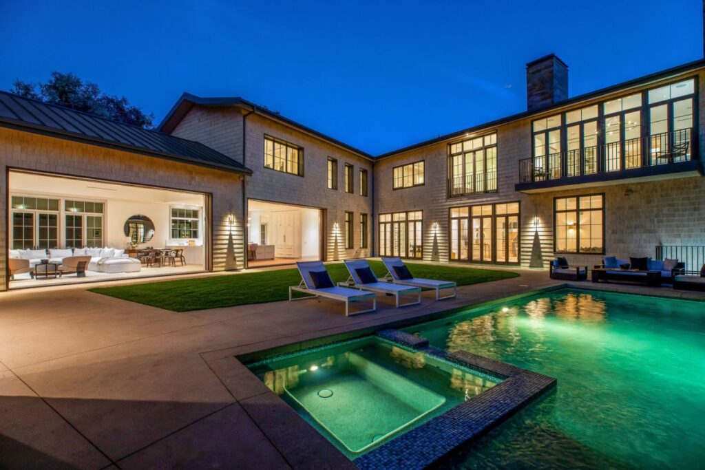 Sophisticated Pacific Palisades New Masterpiece
