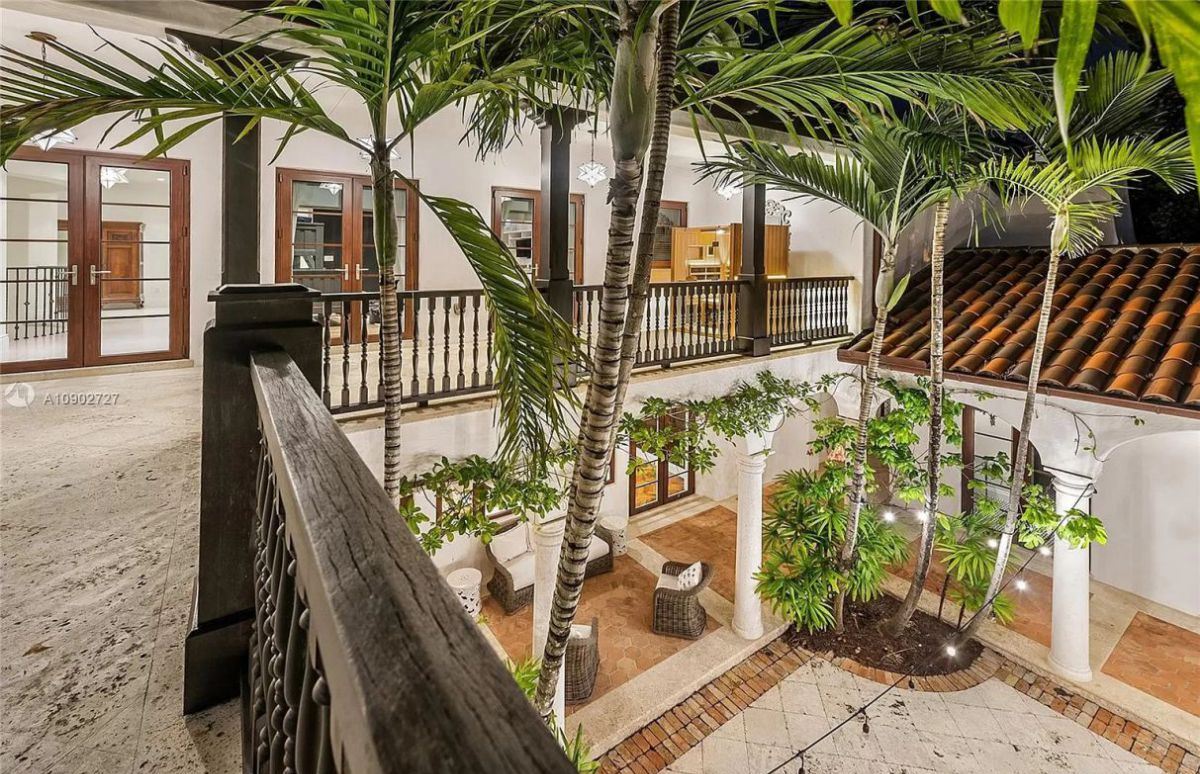 Spanish-Style-Home-in-Miami-Beach-on-Market-20