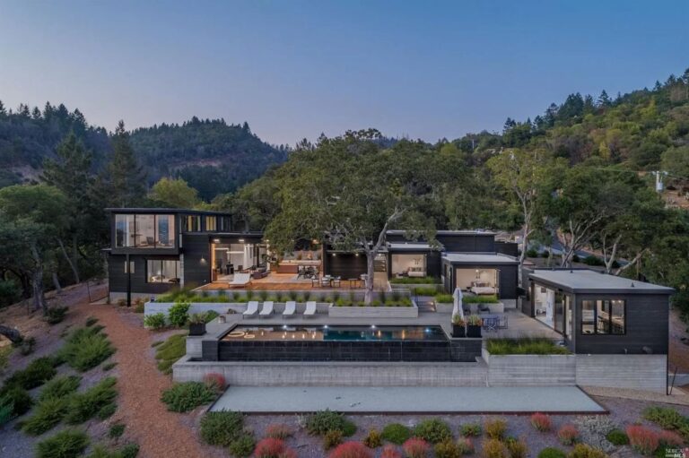 Striking Contemporary House in Sonoma Asks for $13.95 Million