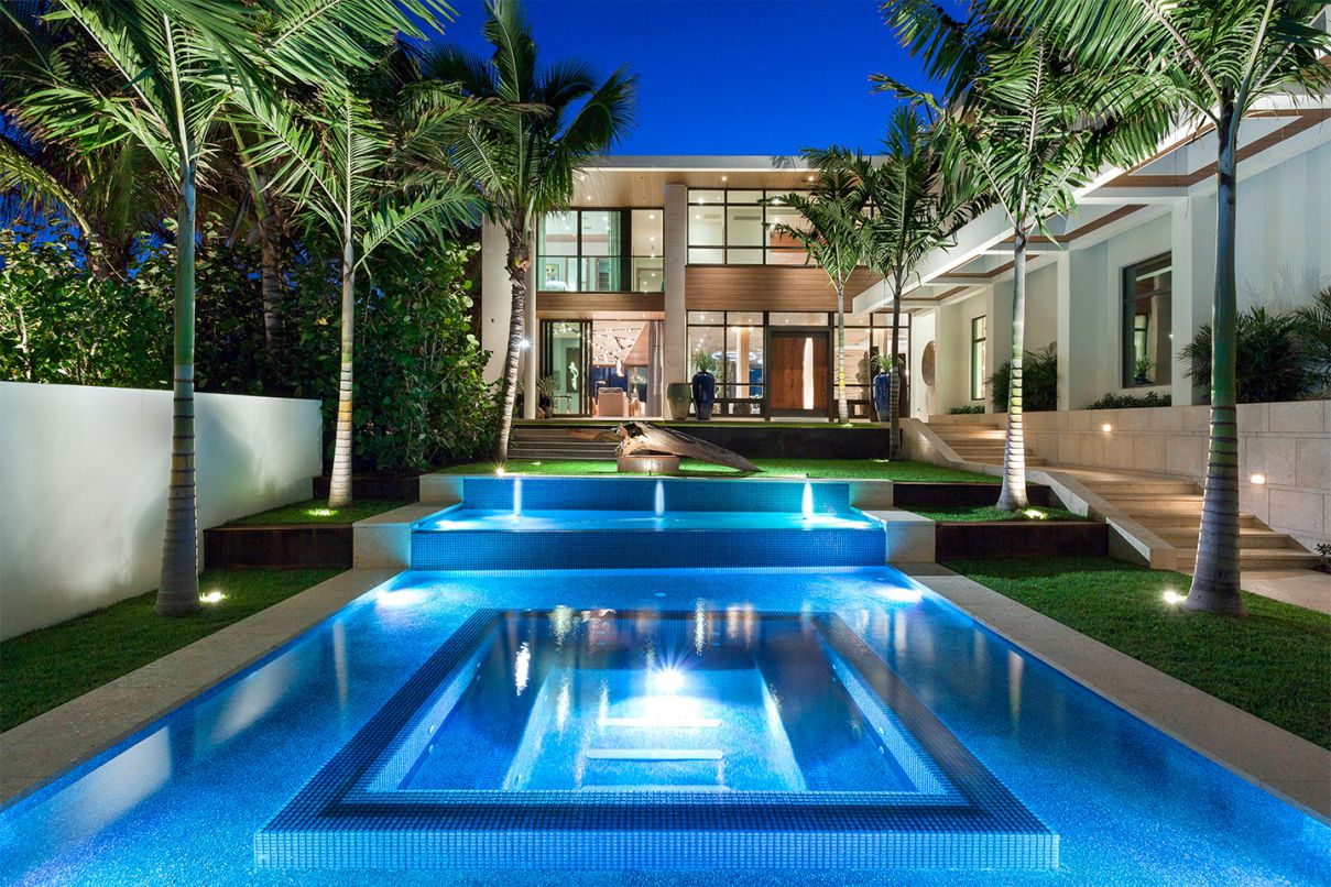 Stunning Palm Beach House in Florida built by Mark Timothy Inc