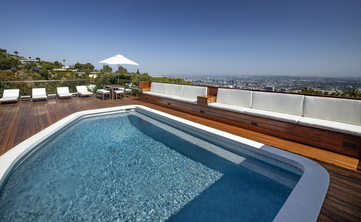 Trousdale-Estates-Contemporary-Home-in-Beverly-Hills-for-Sale-16