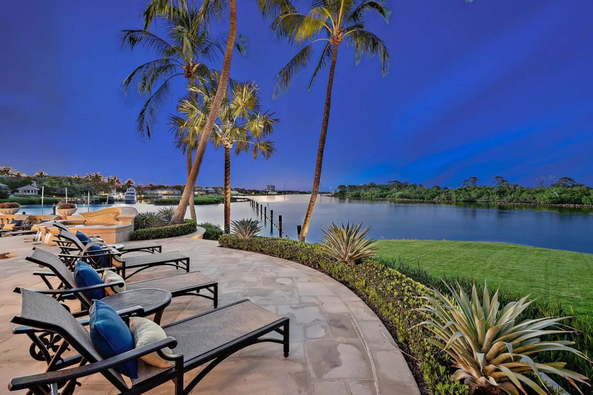 Ultra-Desirable-Intracoastal-Point-Jupiter-Home-for-Sale-3