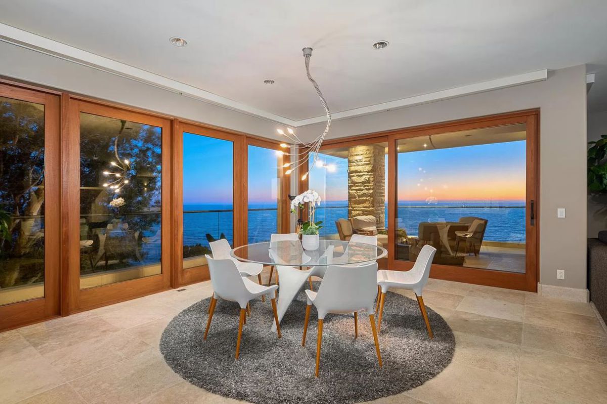 Unmatched-Laguna-Beach-House-with-Shimmering-Views-14