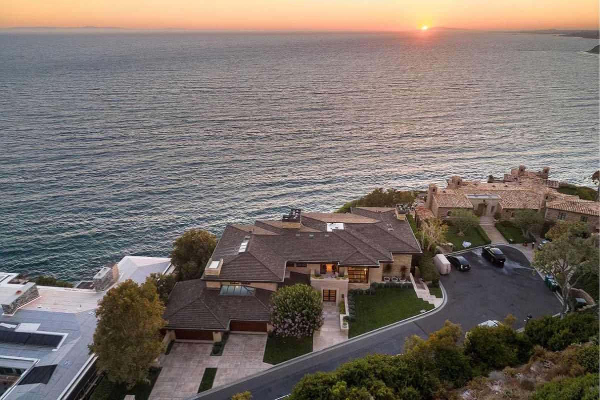 Unmatched-Laguna-Beach-House-with-Shimmering-Views-2