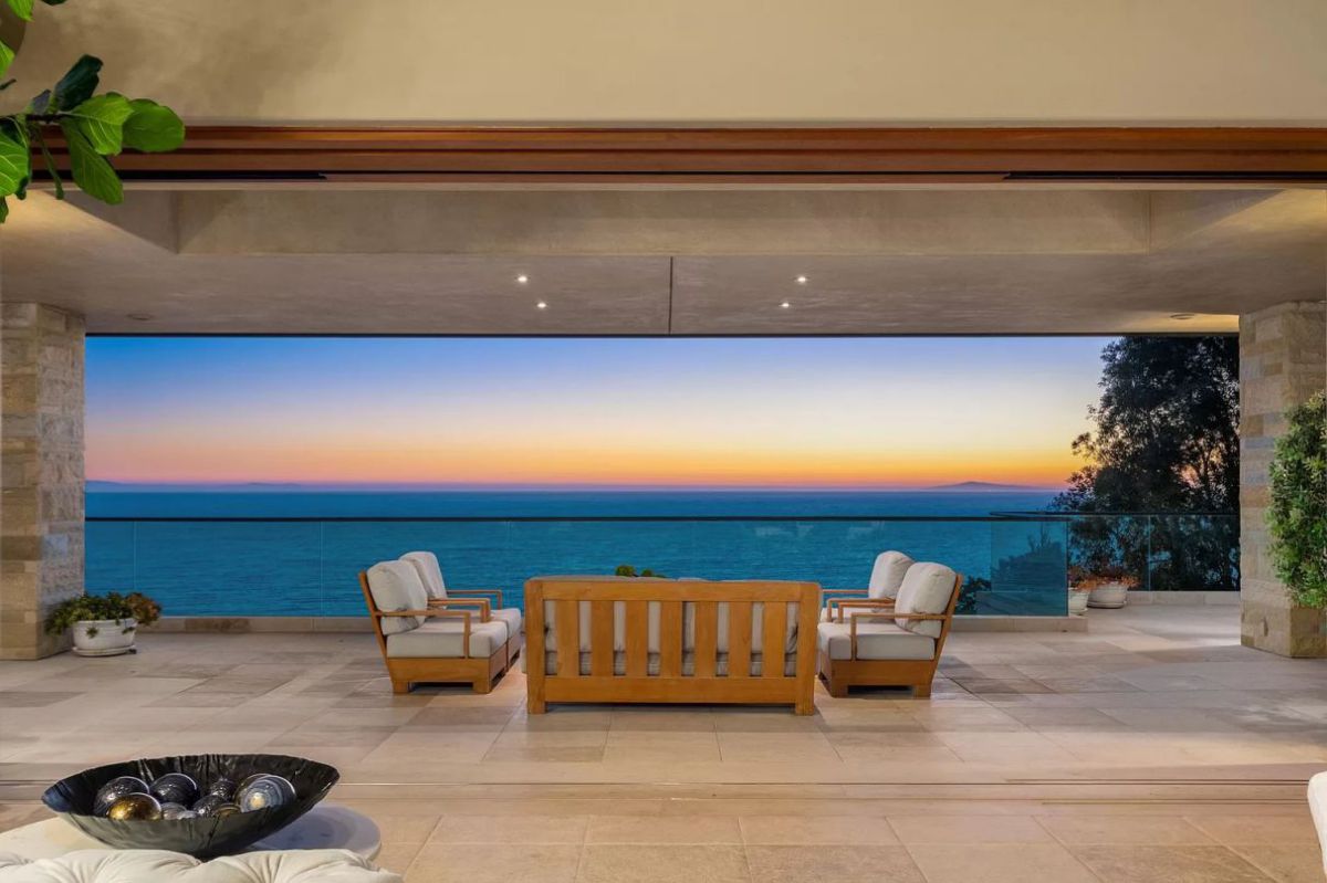 Unmatched-Laguna-Beach-House-with-Shimmering-Views-23