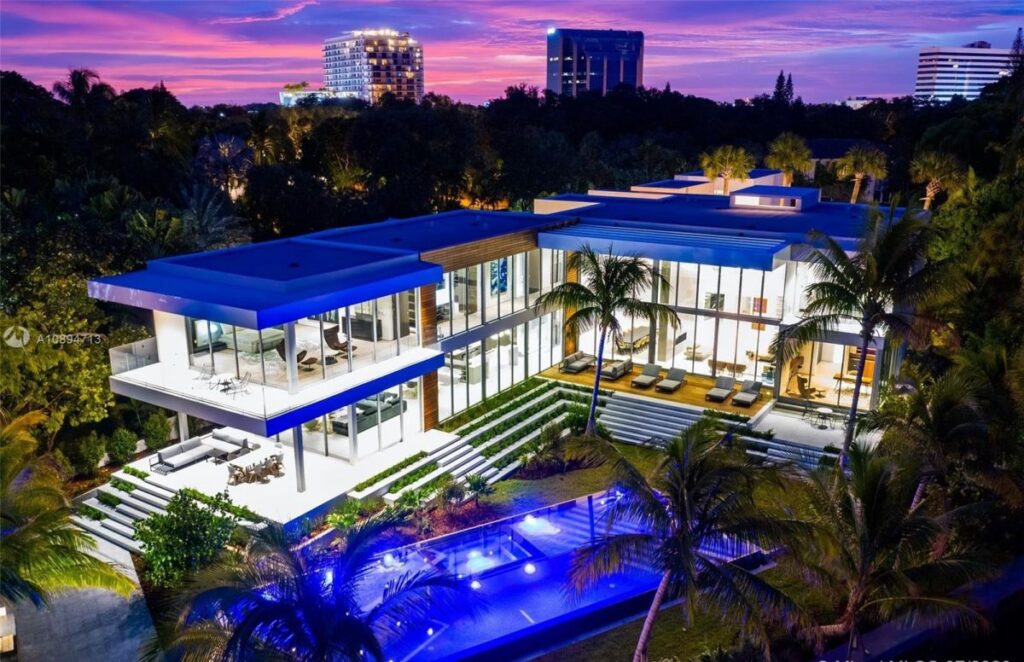 Unparalleled Sabal Palm Modern House in Florida for Sale