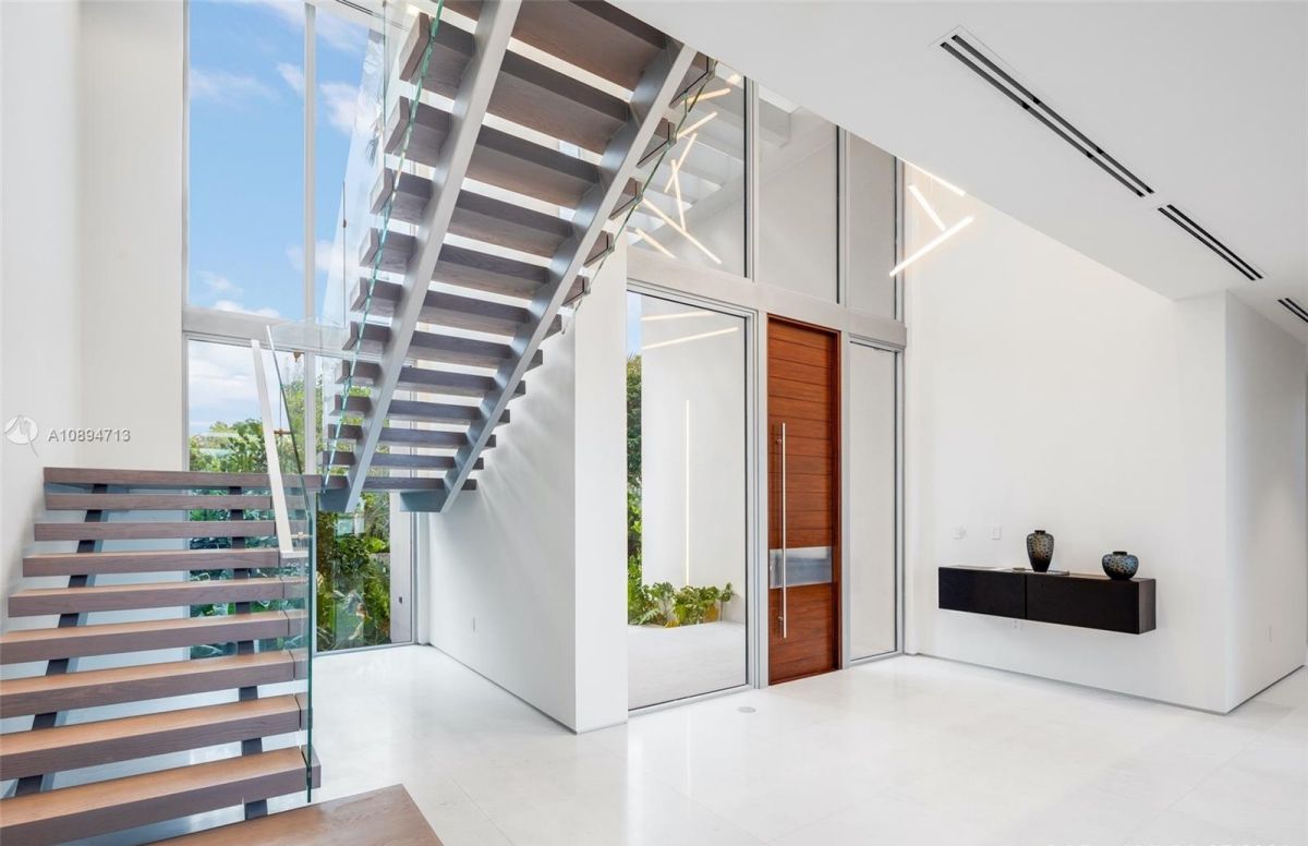Unparalleled-Sabal-Palm-Modern-House-in-Florida-for-Sale-20-Million-23