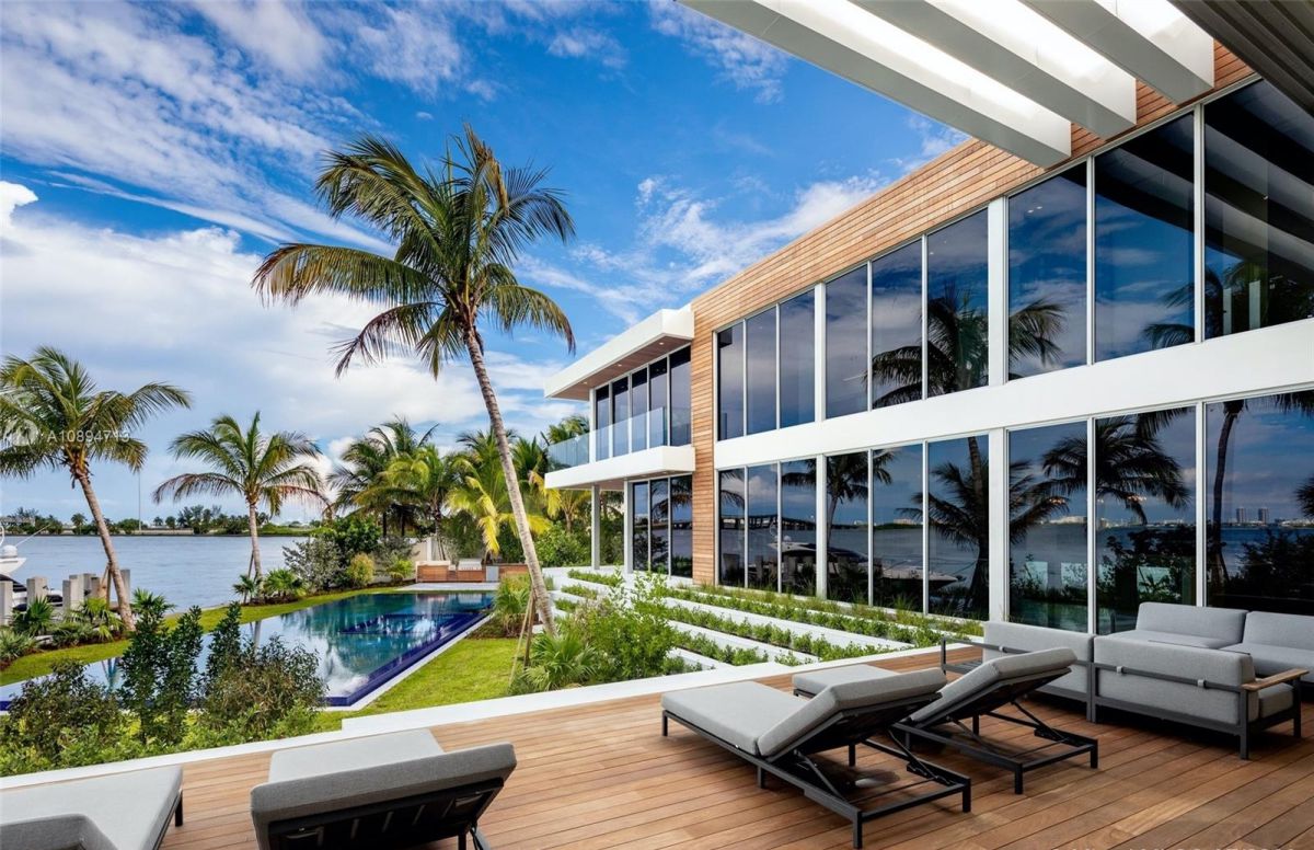 Unparalleled-Sabal-Palm-Modern-House-in-Florida-for-Sale-20-Million-24