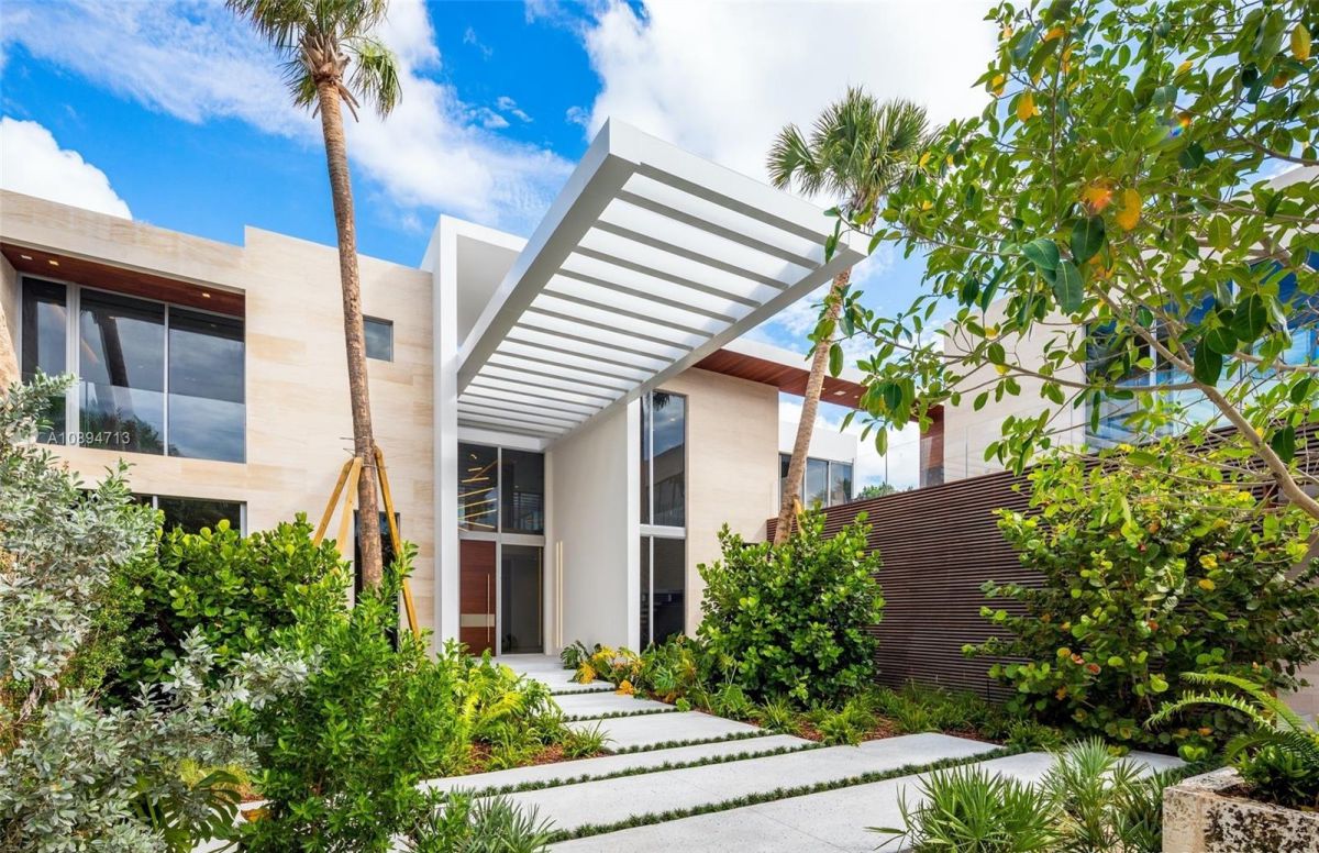 Unparalleled-Sabal-Palm-Modern-House-in-Florida-for-Sale-20-Million-28