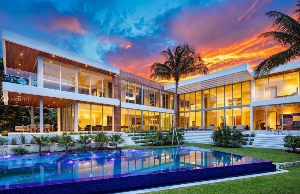 Unparalleled Sabal Palm Modern House in Florida for Sale