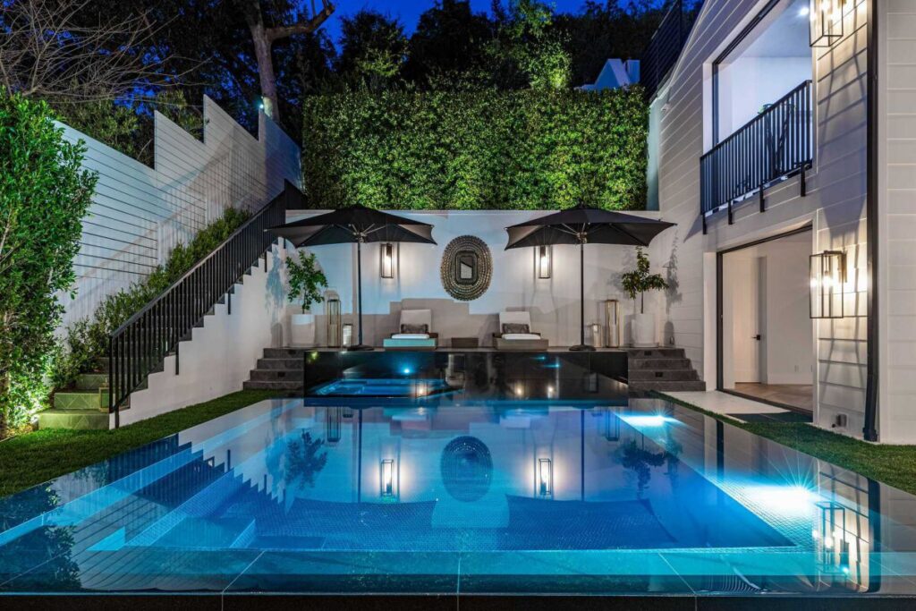 Brand New Home in Beverly Hills offers Exquisite Architecture